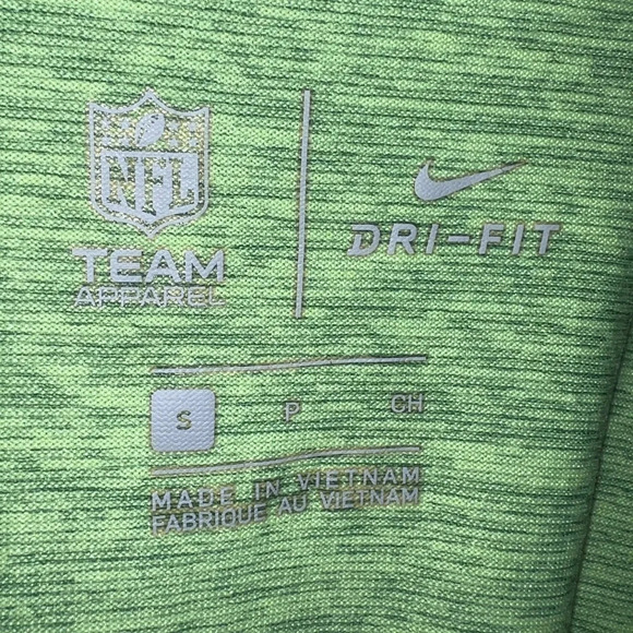 Green Bay Packers Short Sleeve Women’s Dry Fit T-Shirt 🧀 - Picture 3 of 4